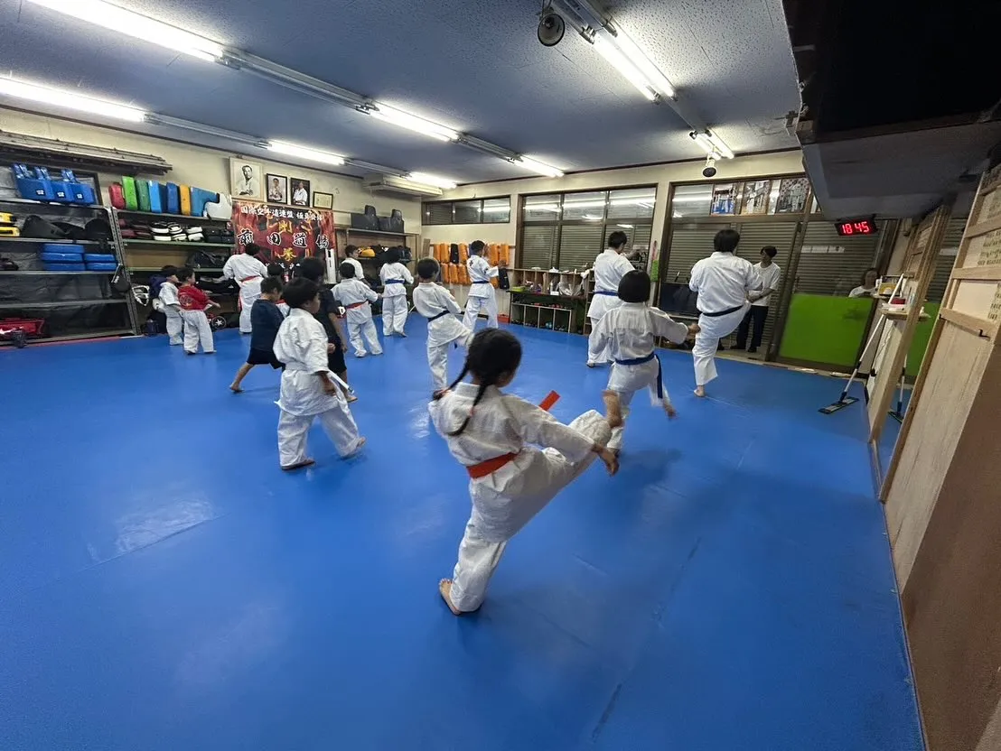 昨日は小学1年生の男の子と、小学３年生の男の子が体験に来てく...