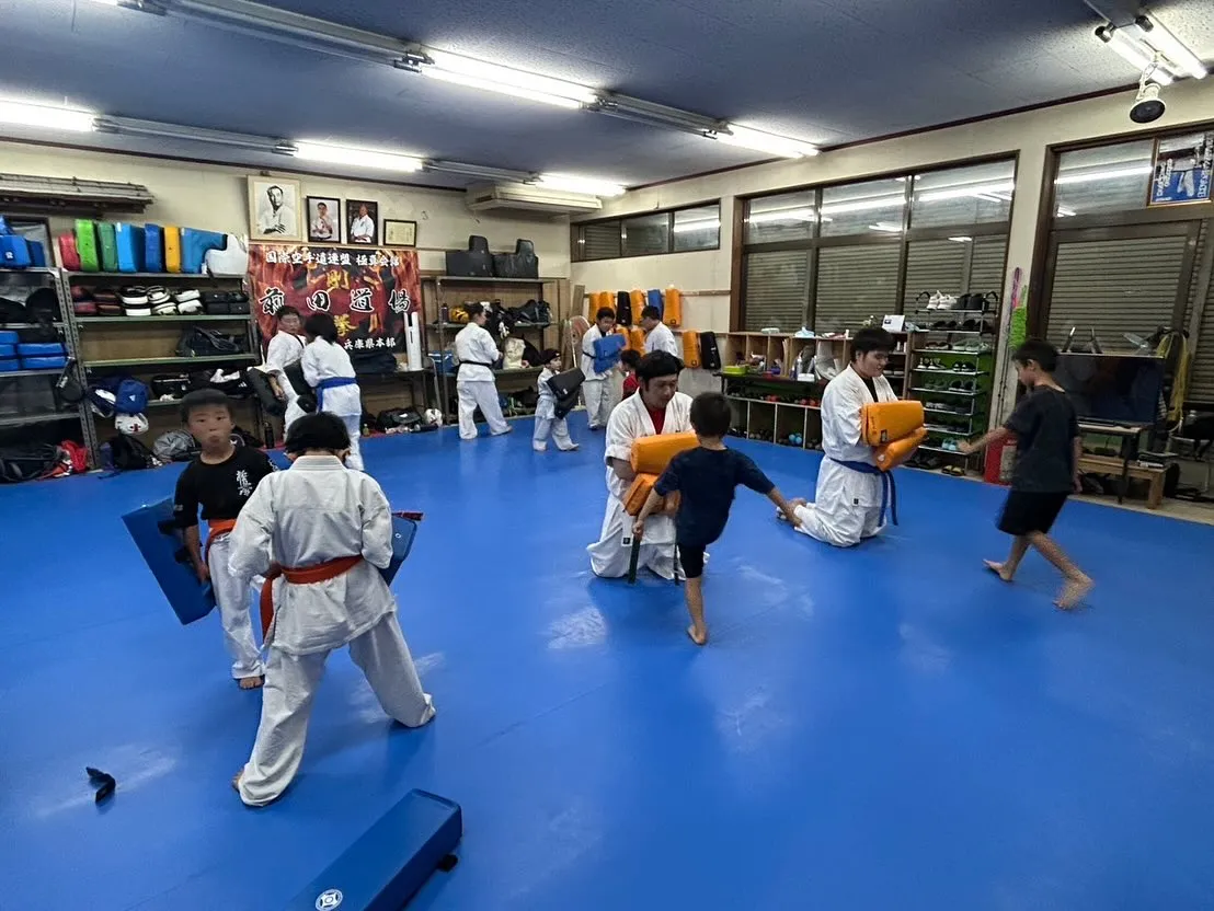 昨日は小学1年生の男の子と、小学３年生の男の子が体験に来てく...