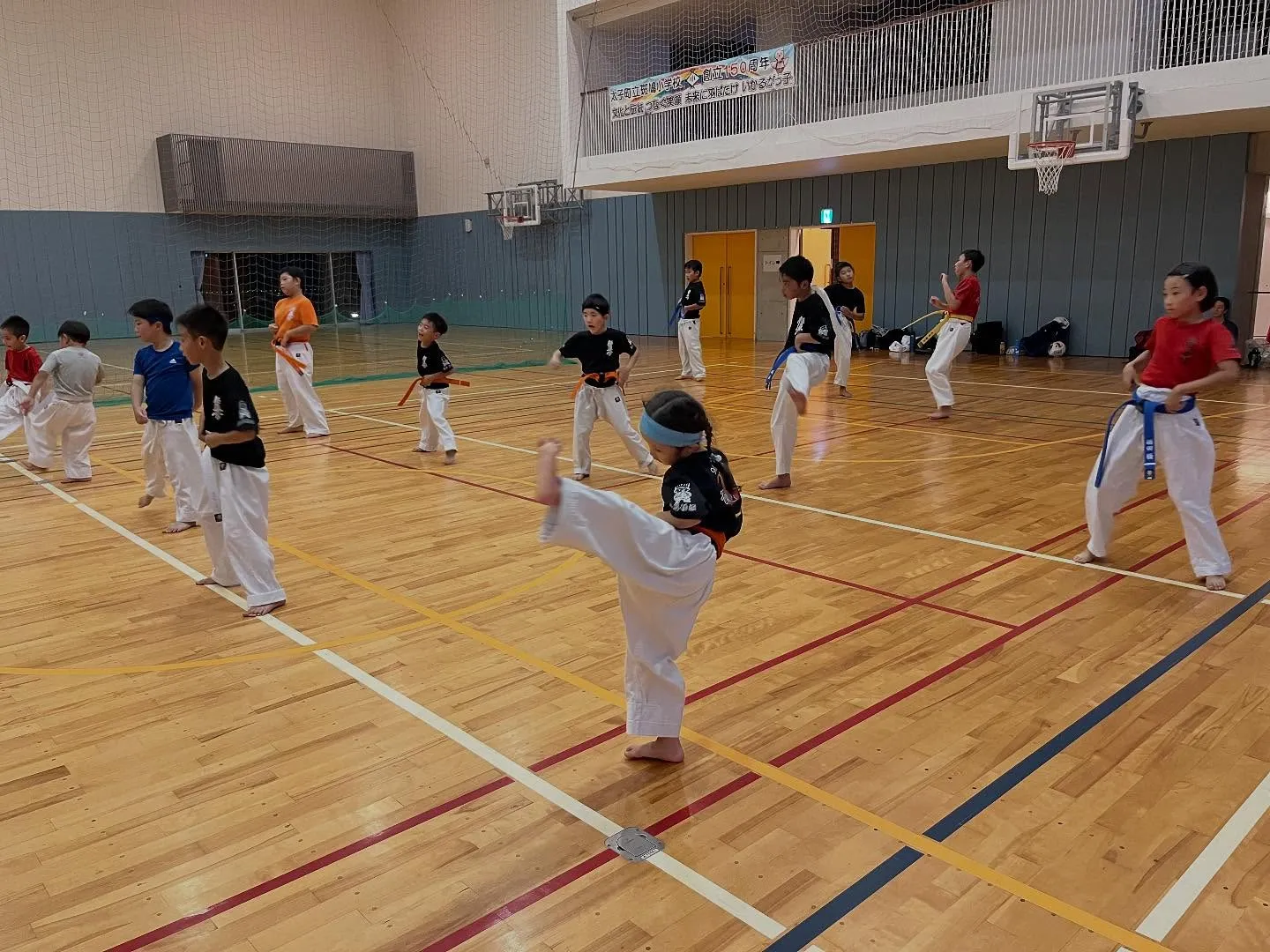本日はいつもより多い人数で稽古を行いました🔥💪