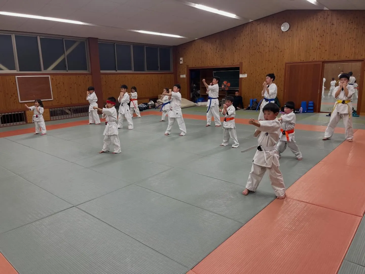 昨日、太子道場でも新しい帯を渡しました👏( ˊᵕˋ )