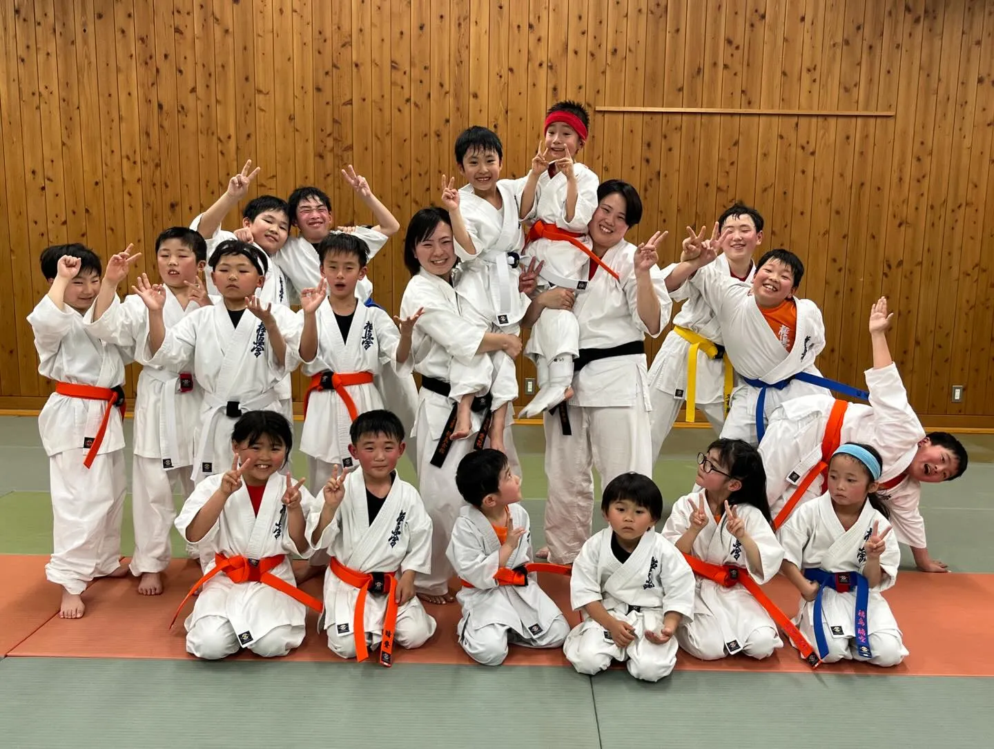 昨日の道場表彰＆新しい帯の授与を行いました✨