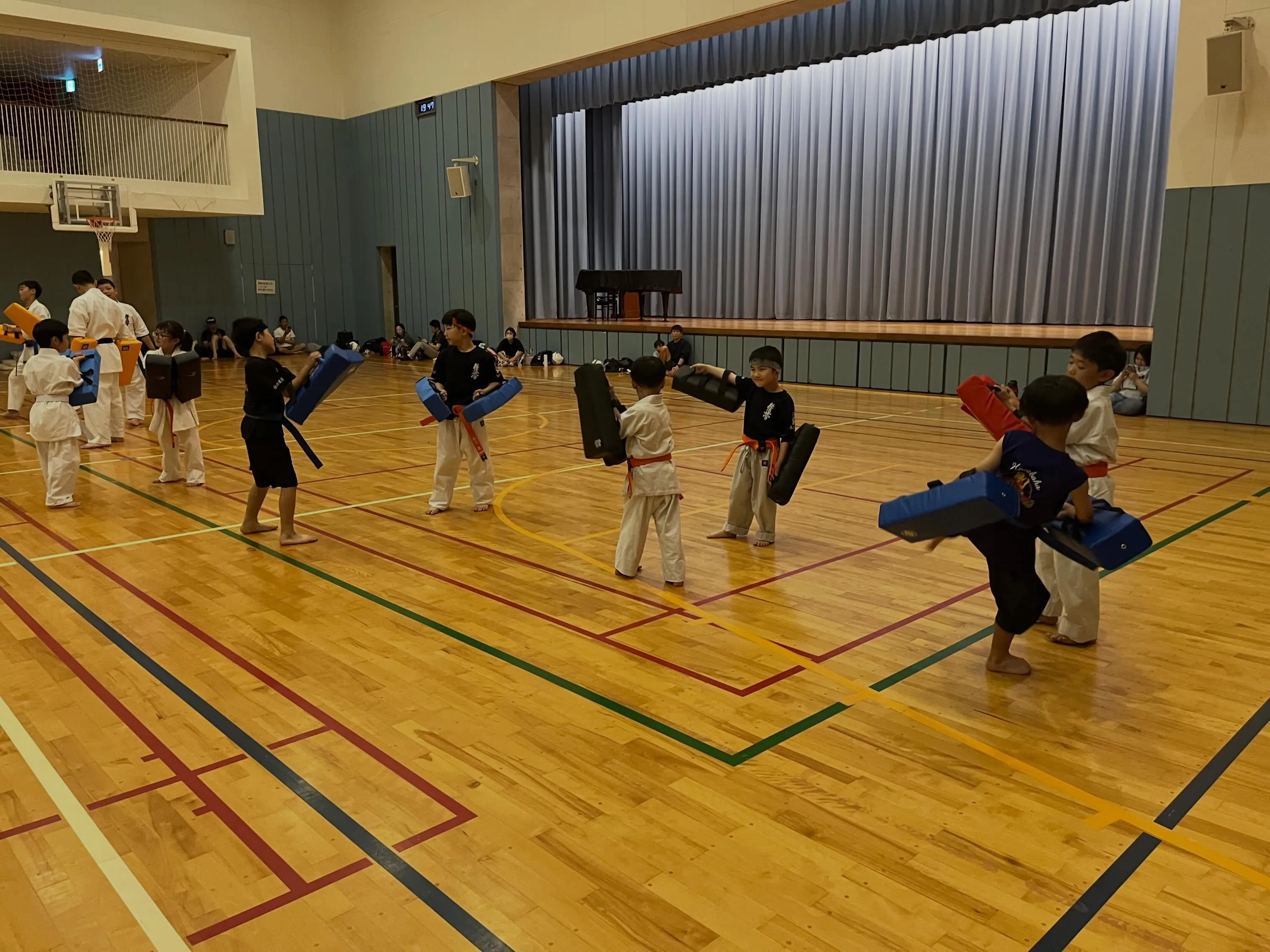 昨日、全日本ジュニアファイナルカップ入賞選手の道場表彰を行い...